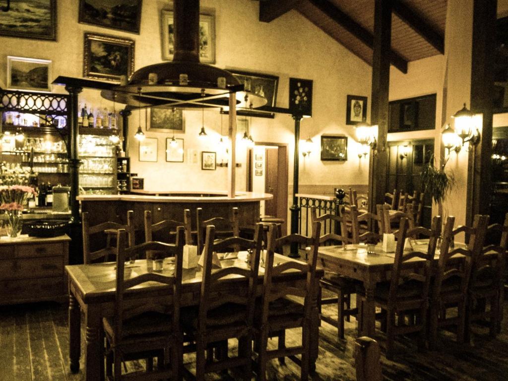 Altes Bierhaus Hotel Arzbach Exterior photo
